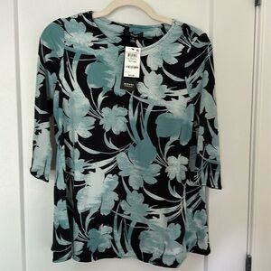 NWT Alfani modern floral top!